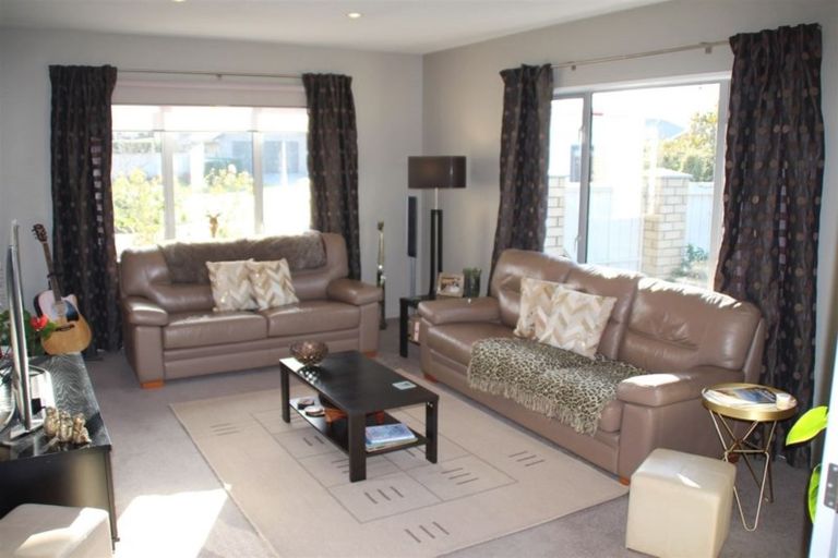 Photo of property in 5 Melville Crescent, Rolleston, 7614