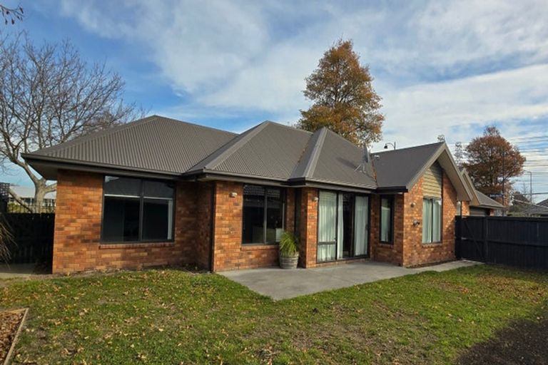 Photo of property in 2 Little Oaks Drive, Yaldhurst, Christchurch, 8042