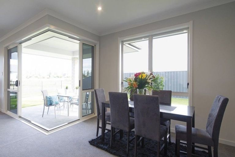 Photo of property in 1 Blade Mews, Prebbleton, 7604