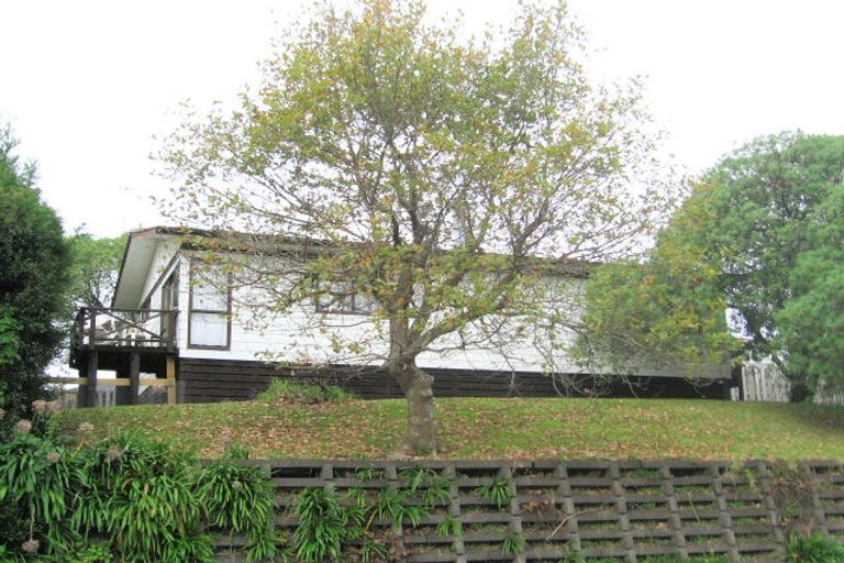 Photo of property in 2 Hewlett Road, Massey, Auckland, 0614