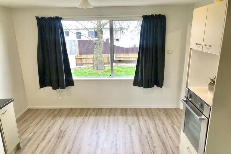 Photo of property in 33 Pensacola Crescent, Broomfield, Christchurch, 8042