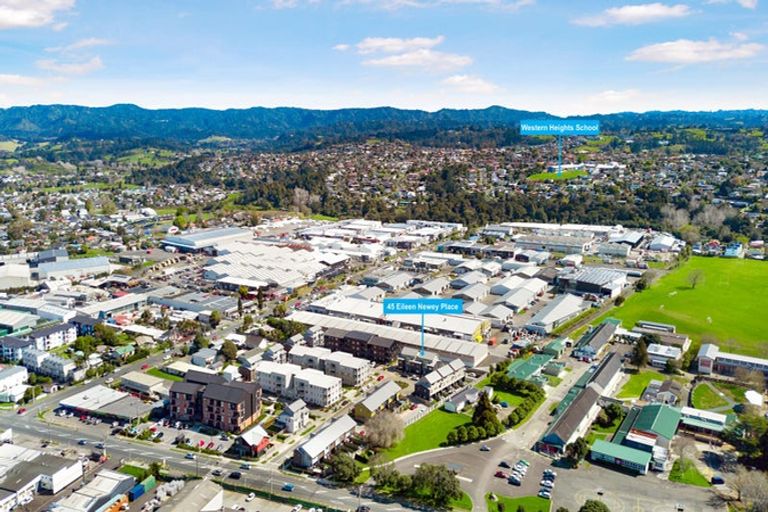 Photo of property in 43 Eileen Newey Place, Henderson, Auckland, 0612