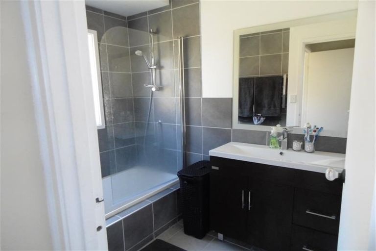 Photo of property in 2/34b Helena Street, Massey, Auckland, 0614