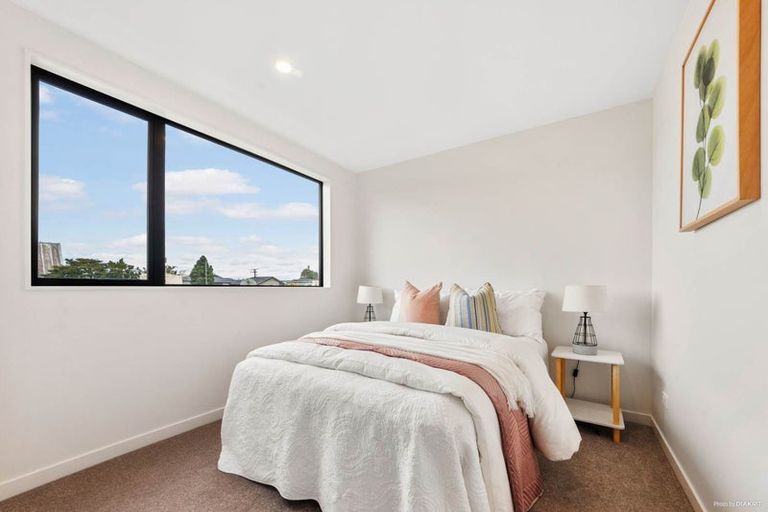 Photo of property in 106c Taikata Road, Te Atatu Peninsula, Auckland, 0610