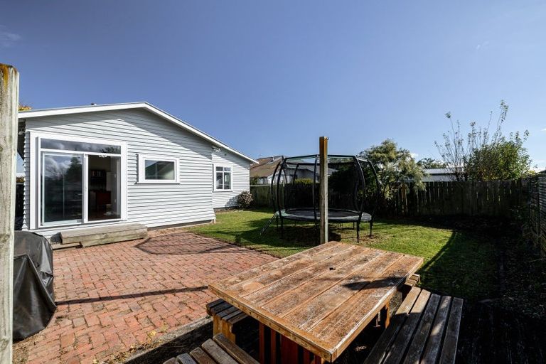 Photo of property in 5 Perrin Place, Kelvin Grove, Palmerston North, 4414