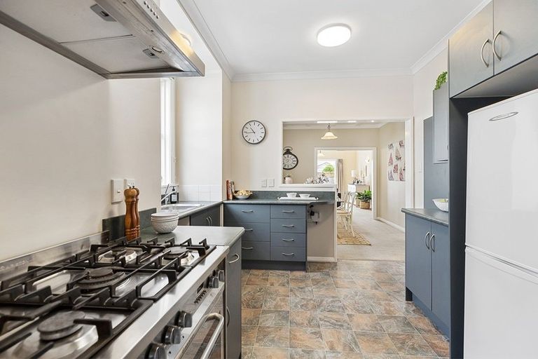 Photo of property in 22 Resolution Street, Lyall Bay, Wellington, 6022