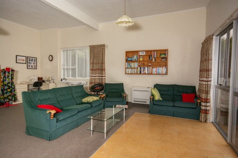 Photo of property in 1 Seymour Street, Picton, 7220
