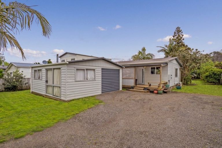 Photo of property in 4 Moewai Park Road, Whitianga, 3510