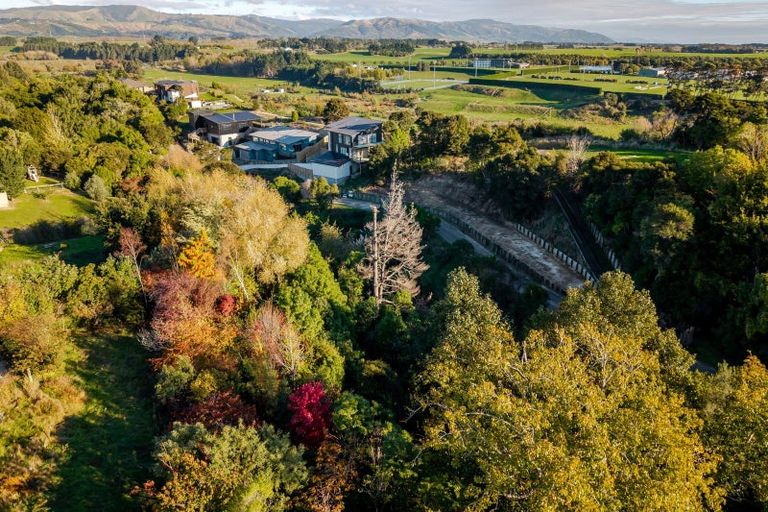 Photo of property in 4 Three Paddock Lane, Fitzherbert, Palmerston North, 4410