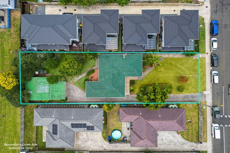 Photo of property in 11 Kingdale Road, Henderson, Auckland, 0610