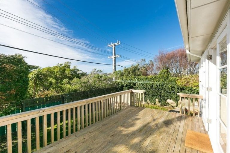 Photo of property in 37 Clifford Road, Johnsonville, Wellington, 6037