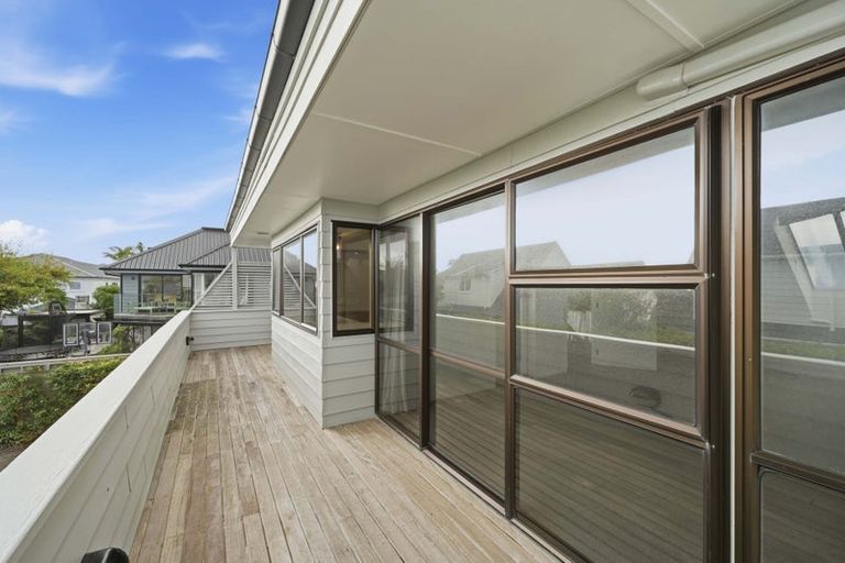 Photo of property in 2/13 Saltburn Road, Milford, Auckland, 0620
