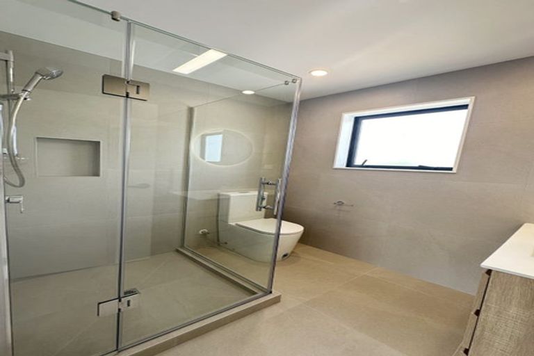 Photo of property in 30 Lisa Rise, Half Moon Bay, Auckland, 2012