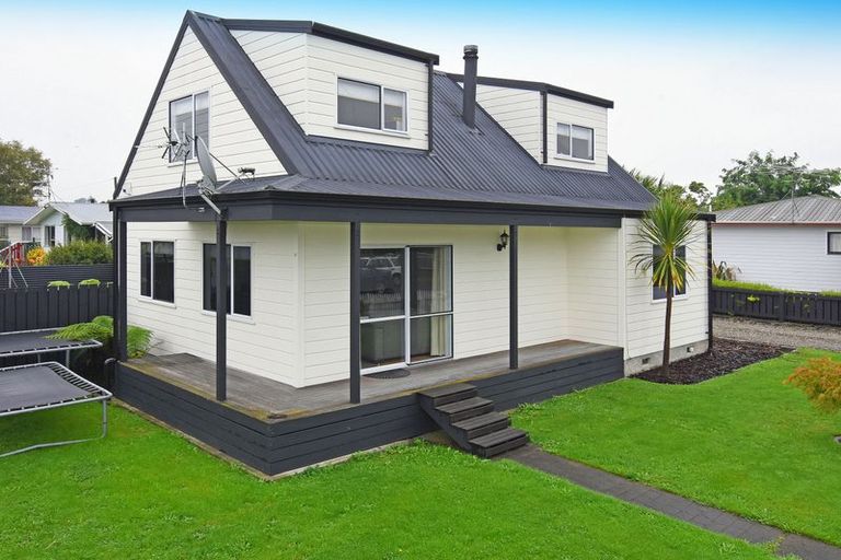 Photo of property in 1 Massey Place, Masterton, 5810