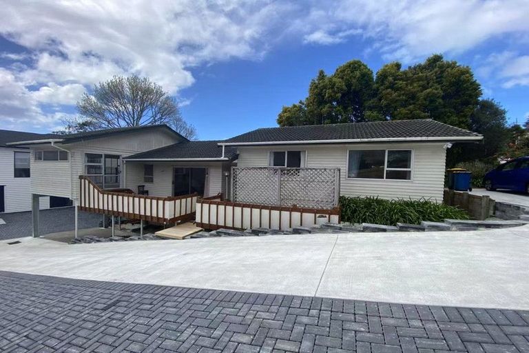 Photo of property in 29 Ayton Drive, Totara Vale, Auckland, 0629