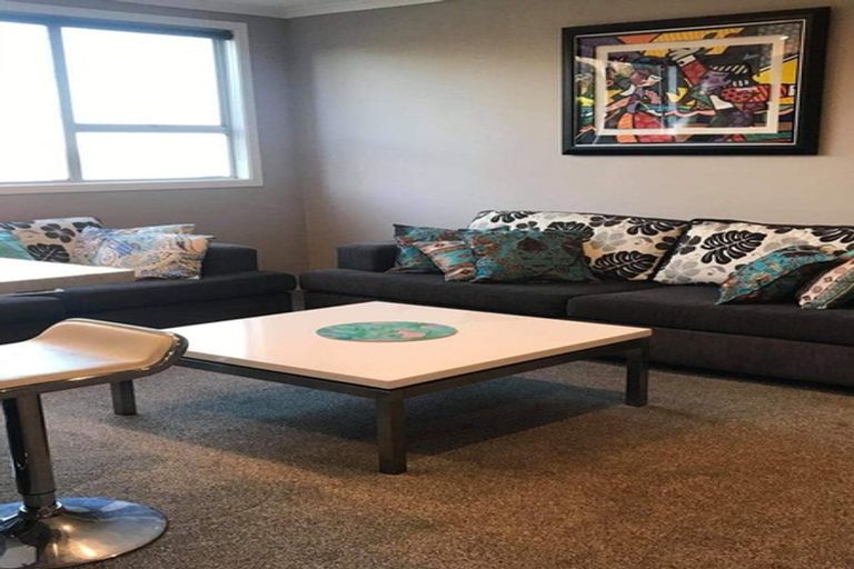 Photo of property in 128 Matipo Road, Te Atatu Peninsula, Auckland, 0610