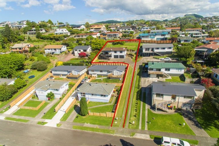 Photo of property in 25 Dingadee Street, Welcome Bay, Tauranga, 3112