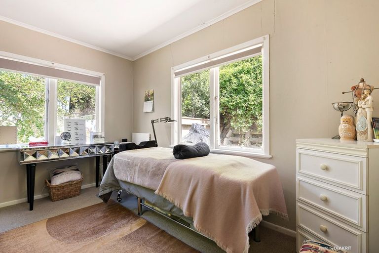 Photo of property in 23 Melrose Road, Island Bay, Wellington, 6023