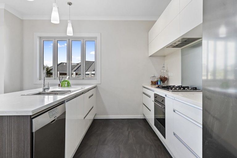 Photo of property in 27 Teatree Close, Huntington, Hamilton, 3210