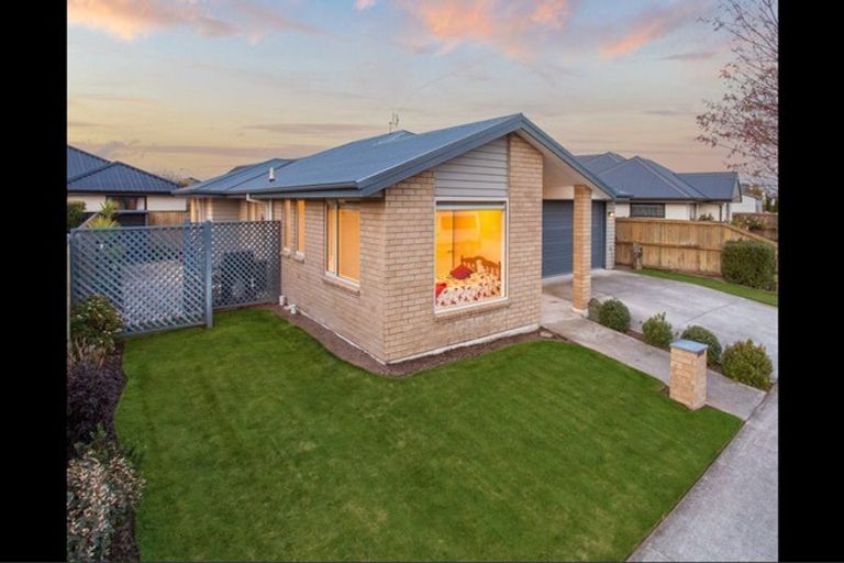 Photo of property in 13 Footbridge Terrace, Kaiapoi, 7630