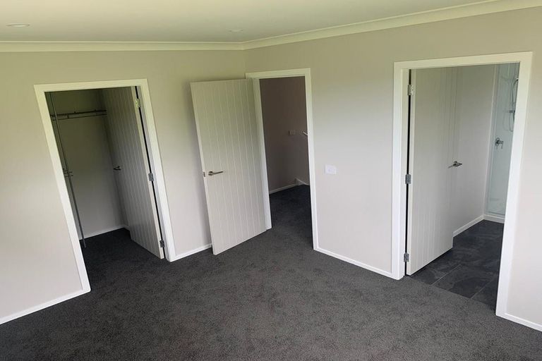 Photo of property in 118 Melksham Drive, Churton Park, Wellington, 6037