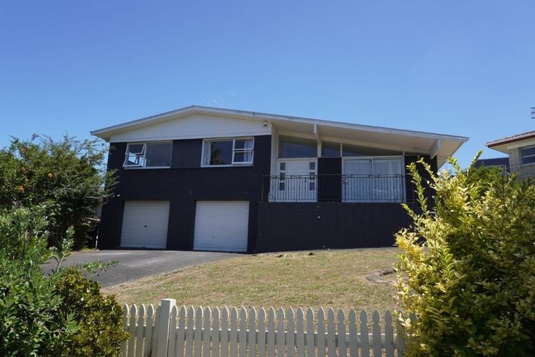 Photo of property in 6 Northwick Place, Hillcrest, Auckland, 0627