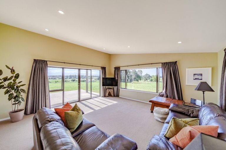 Photo of property in 239 Maharakeke Road, Waipukurau, 4281