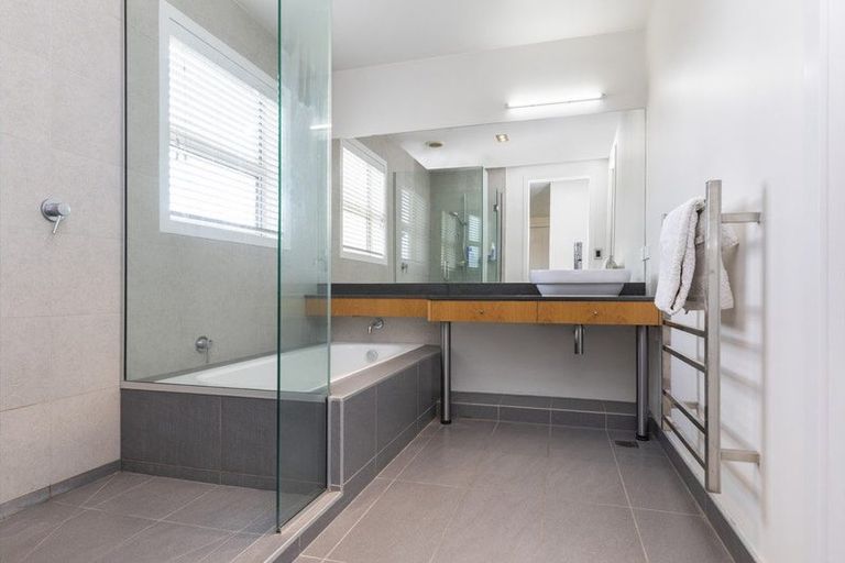 Photo of property in 98a Watford Street, Strowan, Christchurch, 8052