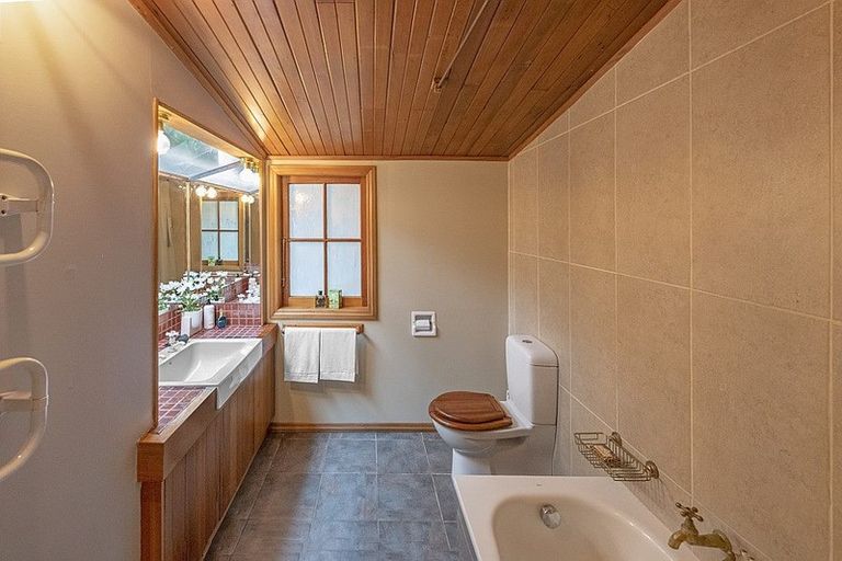 Photo of property in 128 Ohiro Road, Brooklyn, Wellington, 6021