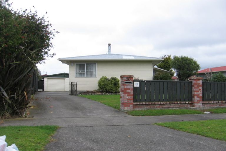 Photo of property in 20 Hillcrest Drive, Kelvin Grove, Palmerston North, 4414