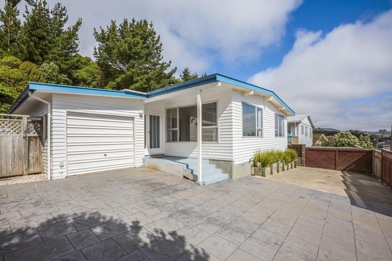 Photo of property in 10 Findhorn Place, Papakowhai, Porirua, 5024