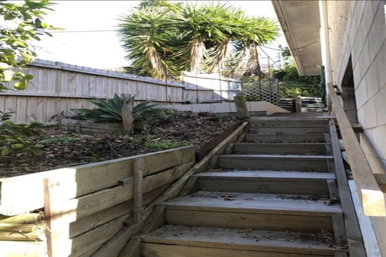 Photo of property in 1/147 Ocean View Road, Hillcrest, Auckland, 0627