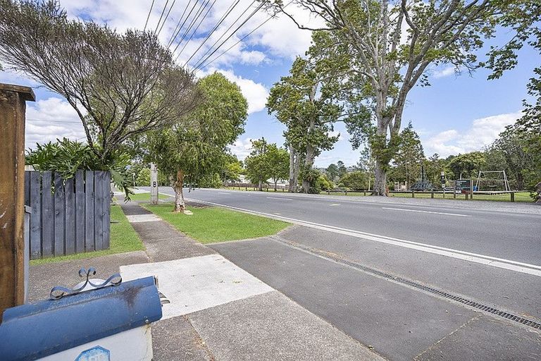 Photo of property in 176 Henderson Valley Road, Henderson, Auckland, 0612