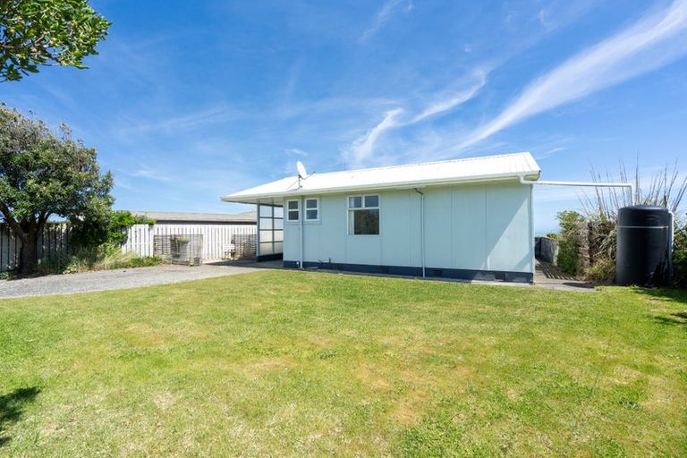 Photo of property in 7 Kent Avenue, Waitarere Beach, Levin, 5510