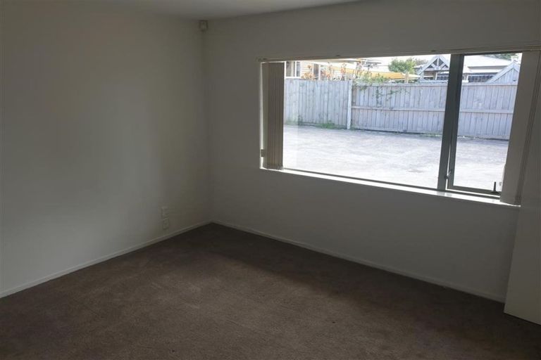 Photo of property in 128a Gloucester Road, Manurewa, Auckland, 2102
