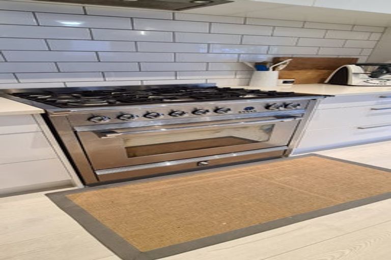 Photo of property in 2 Kotuku Lane, Hobsonville, Auckland, 0616