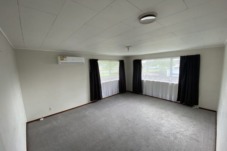Photo of property in 2/30 Heathberry Close, Papatoetoe, Auckland, 2025
