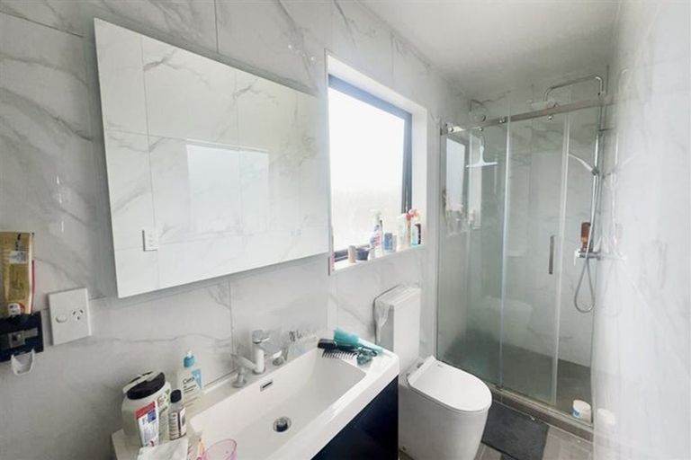 Photo of property in 28 Routley Drive, Glen Eden, Auckland, 0602