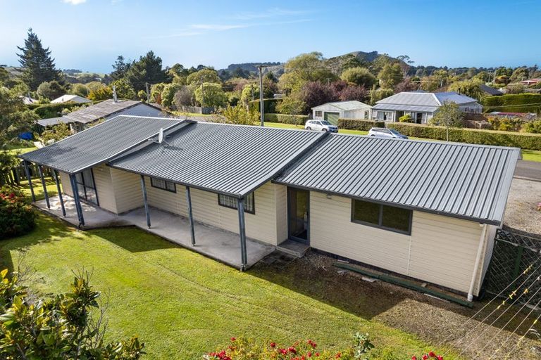 Photo of property in 33 Bourke Street, Waikouaiti, 9510