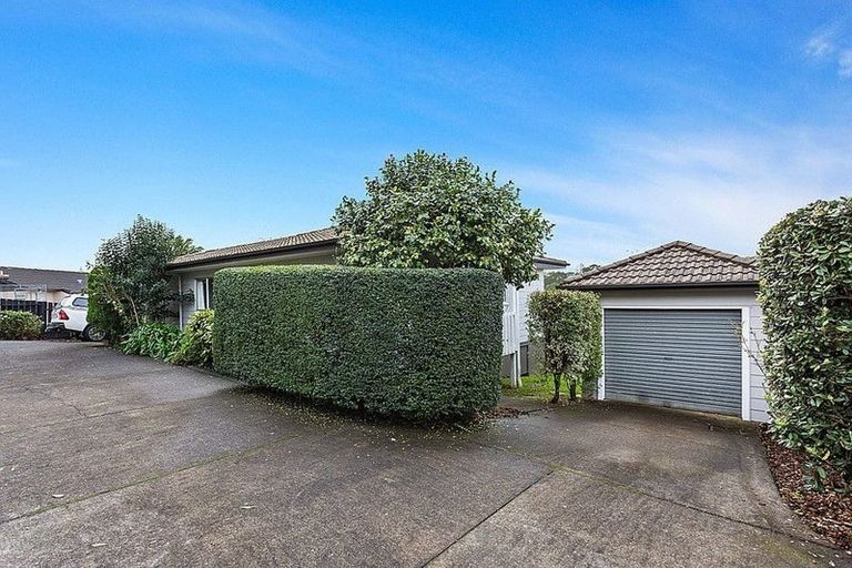 Photo of property in 2/105 Don Buck Road, Massey, Auckland, 0614