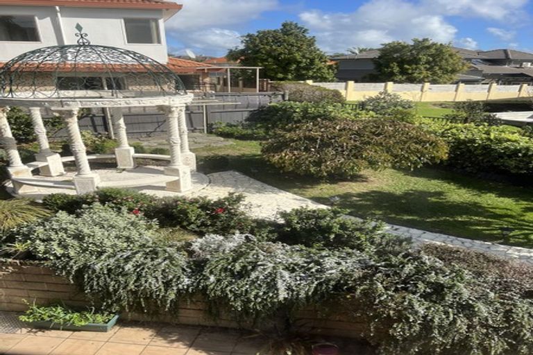 Photo of property in 3 Onemana Way, Te Atatu Peninsula, Auckland, 0610