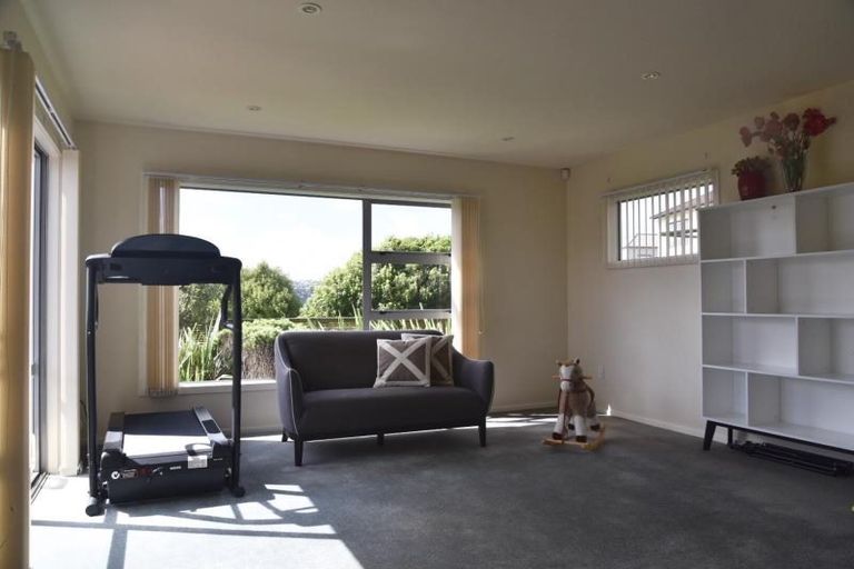 Photo of property in 42 Waverton Terrace, Churton Park, Wellington, 6037