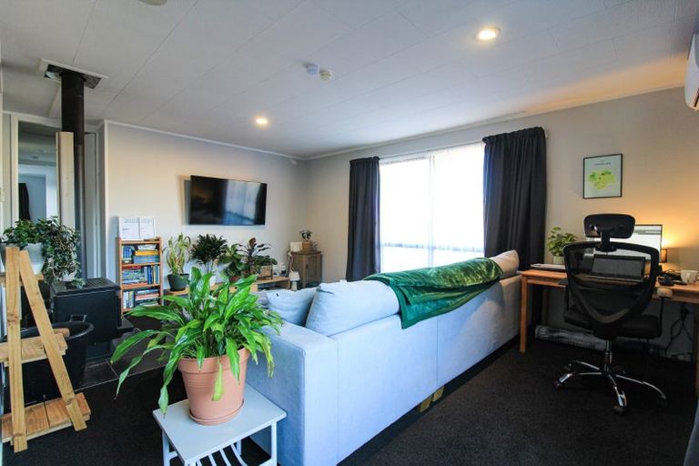 Photo of property in 32 Owhiti Street, Titahi Bay, Porirua, 5022