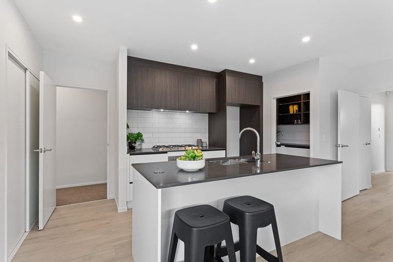 Photo of property in 98 Pepene Avenue, Takanini, 2112