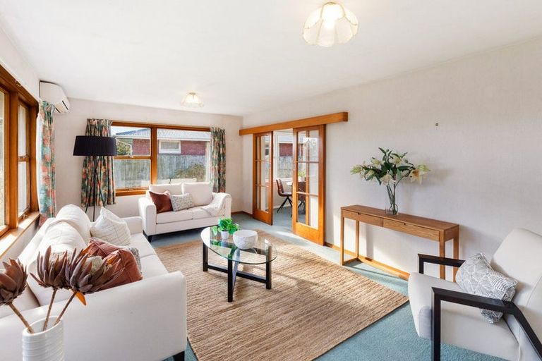 Photo of property in 120 Grimseys Road, Redwood, Christchurch, 8051