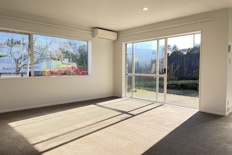 Photo of property in 68 Barbados Drive, Unsworth Heights, Auckland, 0632