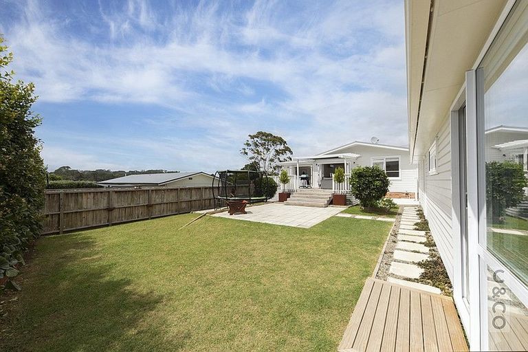 Photo of property in 25 Maude Street, Riverhead, 0820