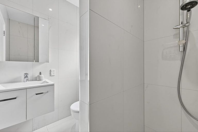 Photo of property in 3/8 Wolsley Avenue, Milford, Auckland, 0620