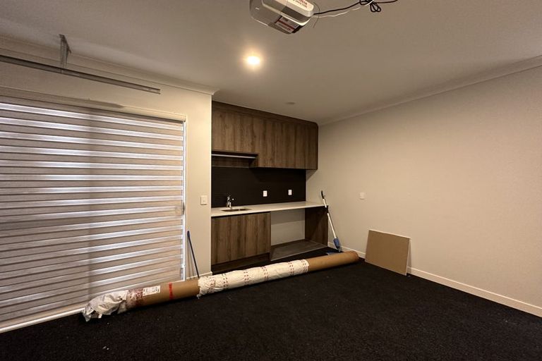 Photo of property in 13 Cara Avenue, Kumeu, 0810