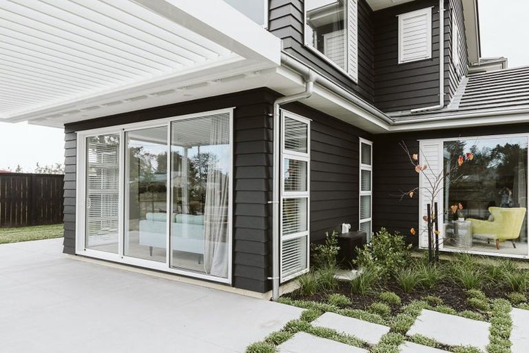 Photo of property in 85 Station Road, Kumeu, 0810